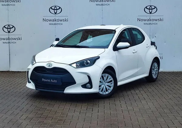 toyota wałbrzych Toyota Yaris cena 61900 przebieg: 49001, rok produkcji 2020 z Wałbrzych